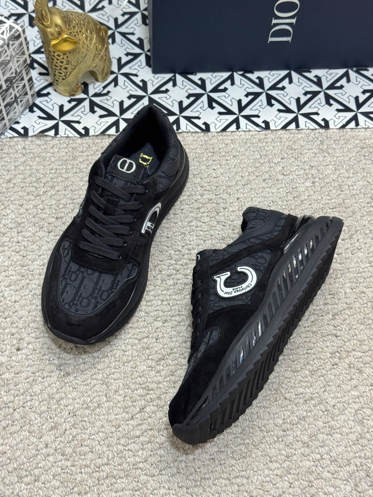 Men's men's shoes 💰440 [New model] 🐞🐞Top original - Dior 🆕 Low-top B02 casual sports shoes, carefully made of first-layer cowhide with canvas, comfortable and breathable ~ rubber soles, enhance style. Fashionable and versatile, it can complement any look. Featuring an exquisite design that is uniquely dynamic and modern, this shoe is part of Dior's legacy and embodies modern elegance. Size: 38-44 (45 customized